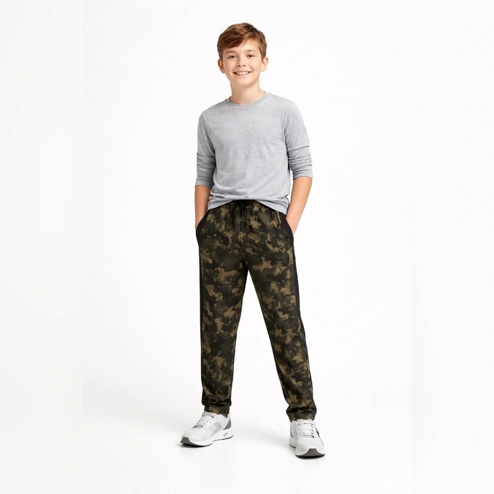 Old Navy Go-Dry Techie Fleece pants in a camouflage print XL (12) boys